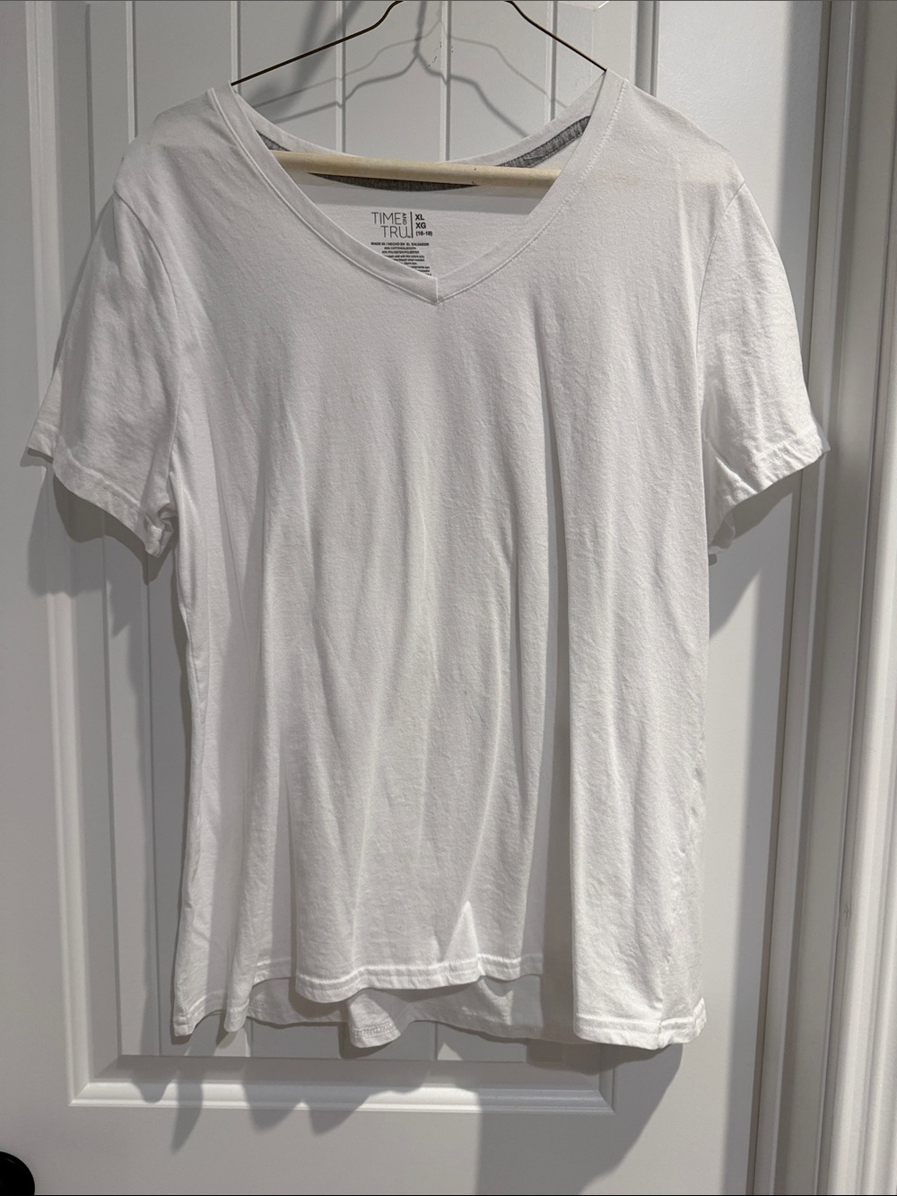 Time and Tru White V-Neck Short Sleeve Tee